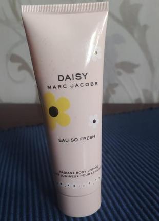 Лосьон для тела marc jacobs daisy eau so fresh1 фото