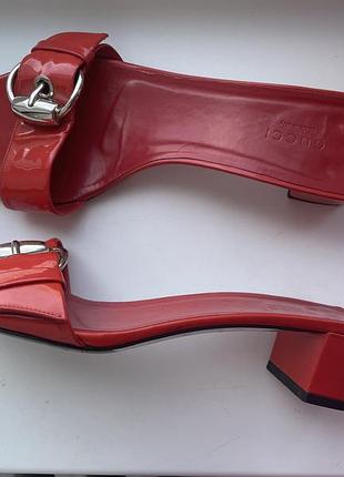 Шльопки gucci