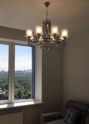 Люстра велика, на 8 плафонів, у хромі