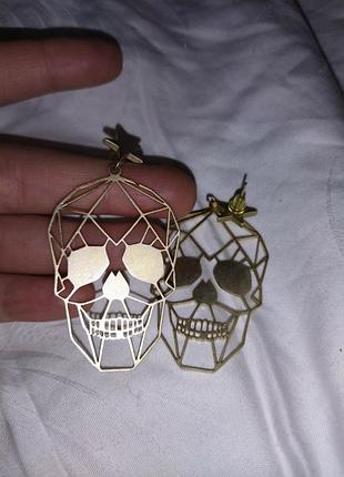 Серьги череп