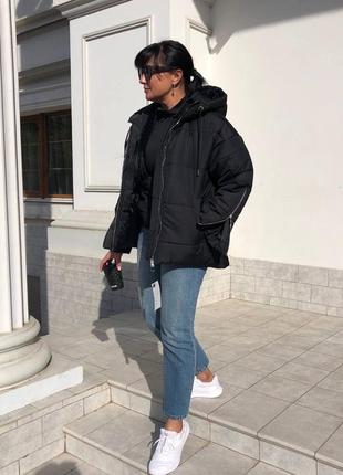 Зимова жіноча куртка