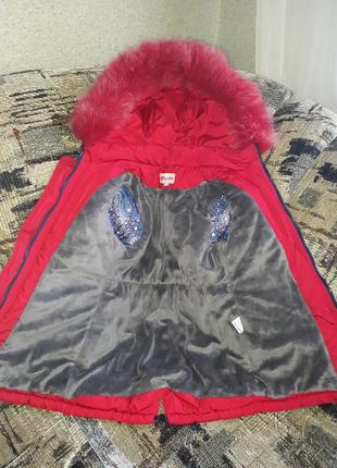 Очень теплая и яркая куртка-парка для девочки3 фото