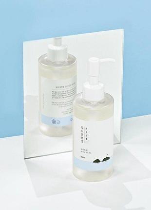 Гидрофильное очищающее масло round lab 1025 dokdo cleansing oil 200 ml1 фото