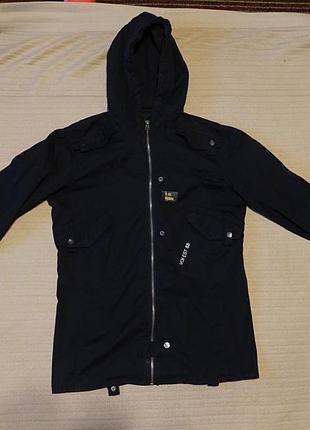 Плотная черная бесподкладочная куртка - ветровка voi jeans  англия. s.
