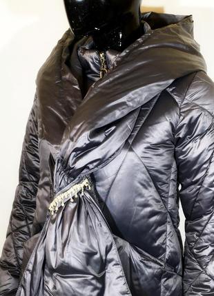 Женское теплое стеганное пальто серого цвета2 фото