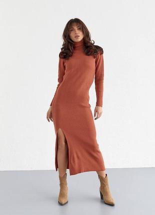 Платье женское коричневое миди платье в рубчик платье с разрезом