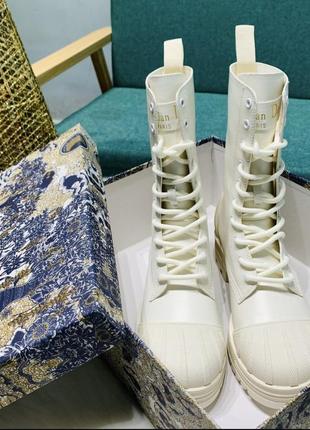 Кожаные ботинки в стиле christian dior, с закругленными резиновыми вставками2 фото