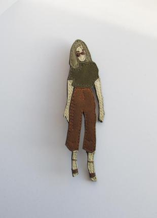 Брошка шкіряна