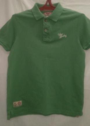 Гарного зеленого кольору класна футболка