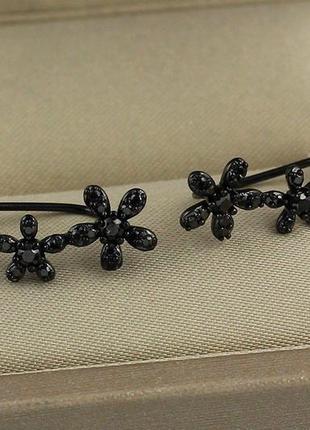 Серьги каффы xuping jewelry три цветочка  2 см с покрытием блэк ган  черные