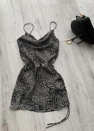 Мини платье комбинация с затяжкой сбоку