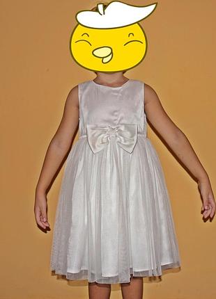 Нарядное белое платье 3-5 лет