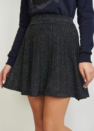 Эффектная,нарядная, черная люрексовая плиссированная юбка-мини в рубчик2 фото