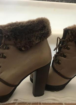 Зимові жіночі черевики4 фото