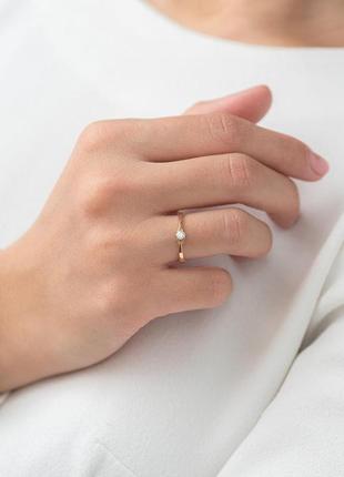 Золотое помолвочное кольцо с бриллиантом 
кб03044k2 фото
