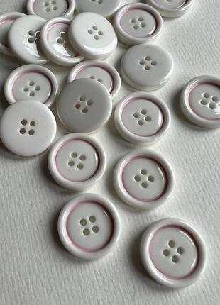 Пуговица костюмная розовый бортик 4отв белая 20мм пластик
