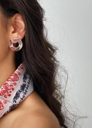 Серьги-пусеты "головокружение" в белом 
золоте с06679