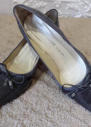 Peter kaiser элегантные лаковые кожаные туфли лодочки с острым зауженным носком.1 фото