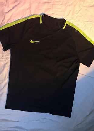 Футболка nike чоловіча