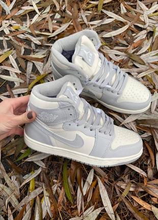 Жіночі кросівки nike air jordan1 фото