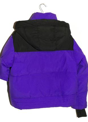 Жіноча яскрава зимова куртка фіолетового кольору4 фото