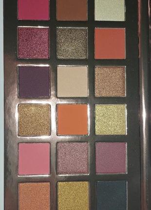 Палетка revolution glow flame palette