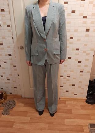 Брючный костюм