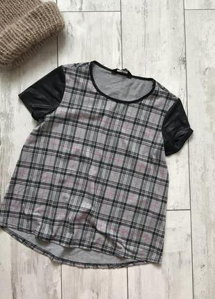 Стильна футболка в клітку