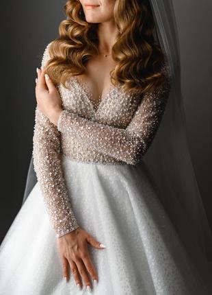 Сукня весільна бренду “ivory”.