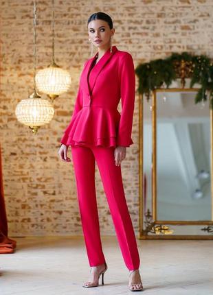 Костюм с баской