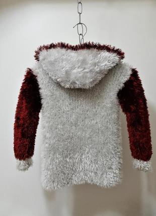 Тёплая пушистая куртка-кофта вязаная на молнии с капюшоном нить "травка" серо-красная на девочку 6-88 фото