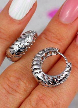 Сережки кільця xuping jewelry посередні смужки з каменів 1,8 см сріблясті