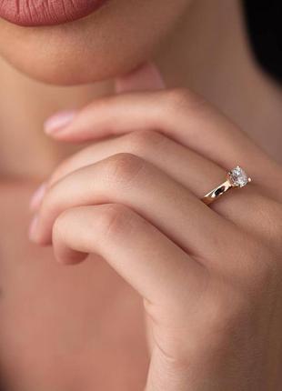 Помолвочное золотое кольцо с фианитом 
к0575110 фото