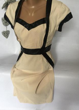 Красивое платье с кожаными вставками, ткань плотная