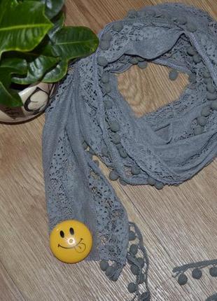Ніжний ажурний шарф , приємний на дотик.