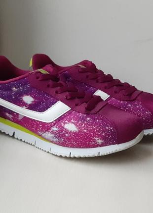 Жіночі фіолетові кросівки з принтом космос erke