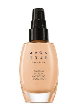 Тональний крем "спокійне сяйво" відтінок almond темний бежевий, 30 мл avon true colour
