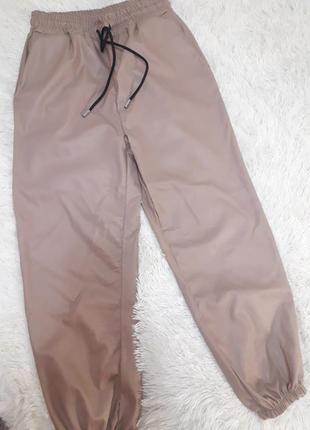 Джогеры эко кожа,укороченные, отличное качество