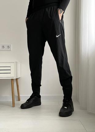 Спортивные штаны nike essential (m)