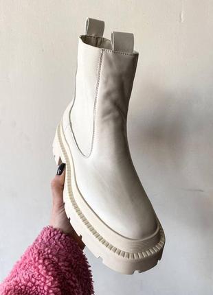 Теплые ботинки челси на резинке,сапоги молочные кожаные женские зимние (зима 2022-2023) для женщин,удобные,комфортные,стильные6 фото