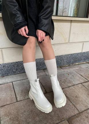 Теплые ботинки челси на резинке,сапоги молочные кожаные женские зимние (зима 2022-2023) для женщин,удобные,комфортные,стильные4 фото