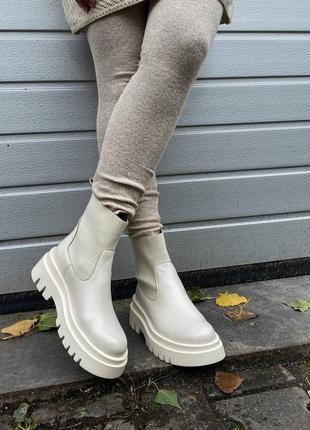 Теплые ботинки челси на резинке,сапоги молочные кожаные женские зимние (зима 2022-2023) для женщин,удобные,комфортные,стильные10 фото