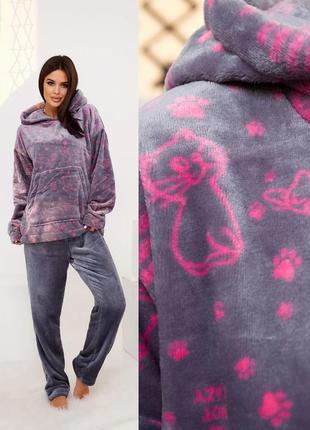 Найтепліший домашній костюм -піжамка. тканина - пухнаста , полірована махра-неймовірно приємна на дотик, дуже тепла , пухнаста с обох сторін