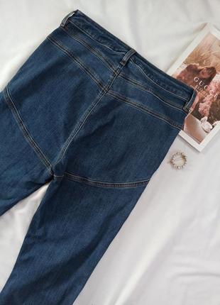 Идеальные джинсы клёш на высокой посадке и иммтацией пуш ап на попе/с контрастными швами8 фото