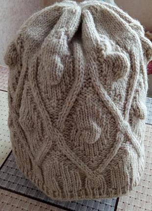 Шапка в'язана жіноча