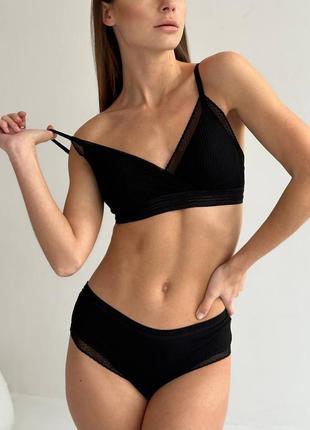 Комплект зручної білизни у рубчик бралет та трусики, білизна бра та трусики