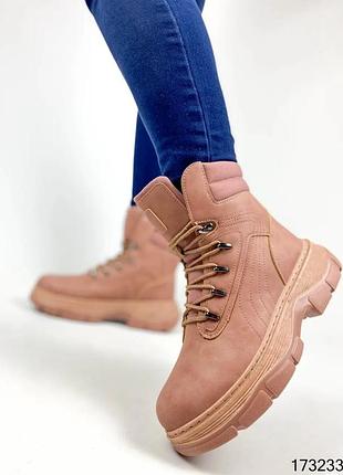 Женские зимние ботинки из эко кожи пудровые на меху