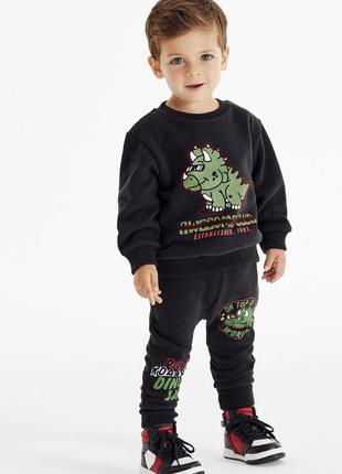 Спортивний костюм на хлопчика з діно