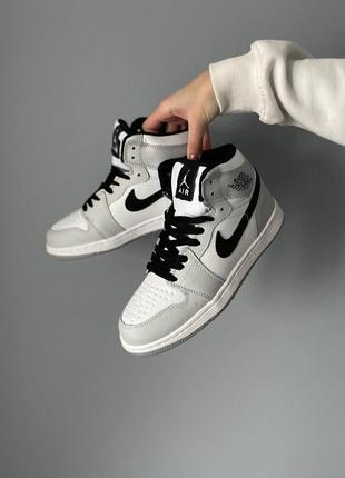 Зимові кросівки nike air jordan 1 retro white grey black3 фото