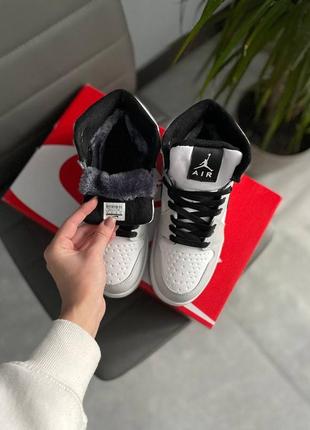 Зимові кросівки nike air jordan 1 retro white grey black4 фото